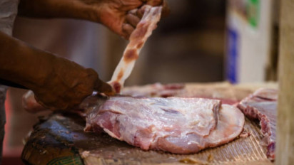 Jangan Keliru Lagi, Ternyata ini Hukum Beli Daging Ayam di Pasar dalam Agama Islam Kata Ustaz Adi Hidayat