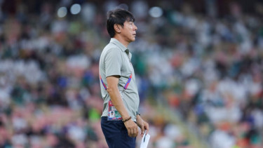 Alex Pastoor Unggah Momen Wawancara dengan Pelatih Liverpool Arne Slot, Shin Tae-yong Kena Sindir