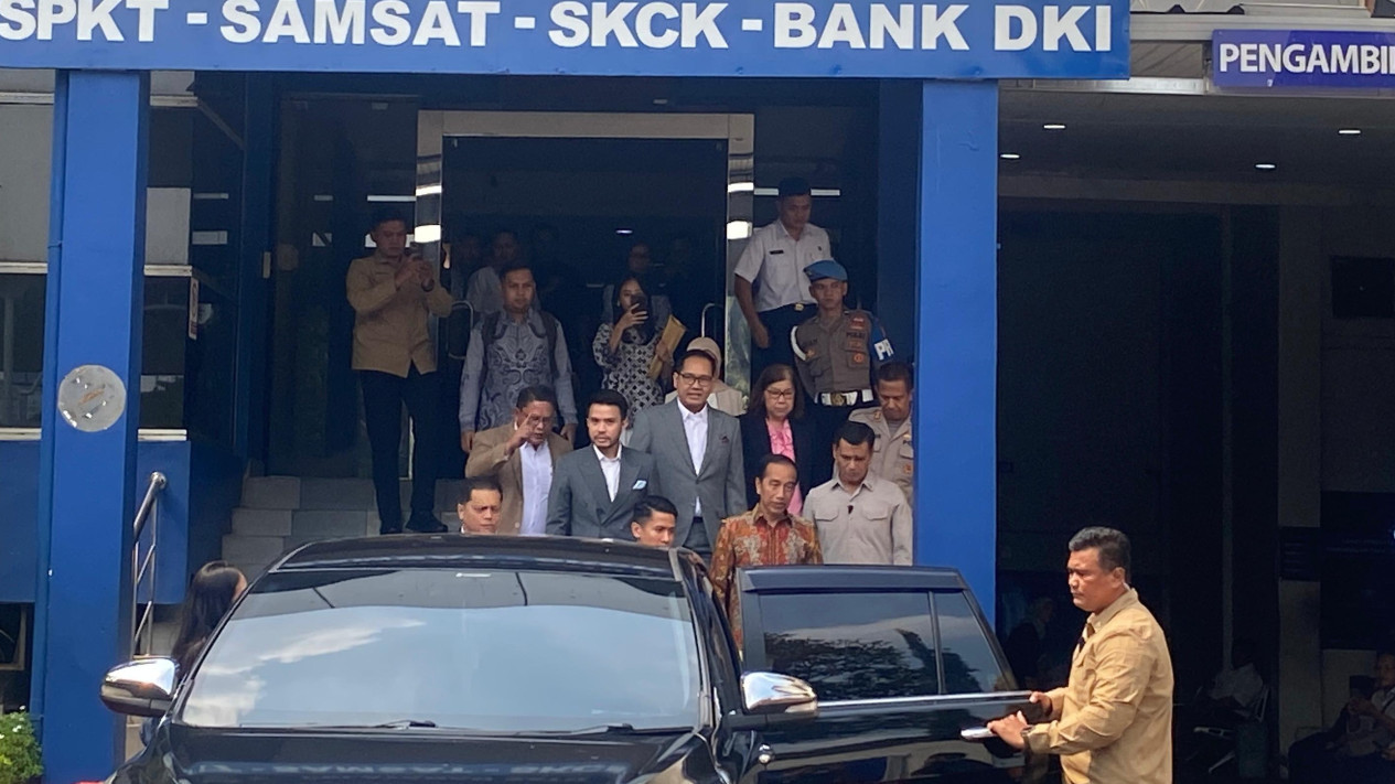 Projo Ungkap Jokowi Sudah Habis Kesabaran Urusi Tudingan Ijazah Palsu, Datang Langsung ke Polda Metro Jaya untuk Melapor
            - galeri foto