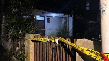 Lansia 80 Tahun di Bandung Ditemukan Terkubur Setengah Meter di Kamarnya, Dimakamkan Anaknya yang Punya Kelainan Mental