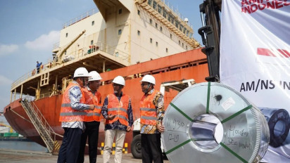 Baja Pamit dari Priok! 10 Ribu Ton Baja Lapis Seng Dikirim AM/NS Indonesia ke Amerika