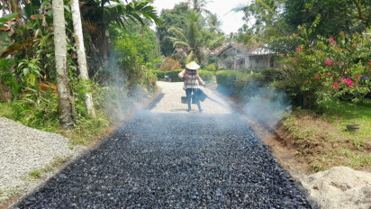 Bantu Akses Transportasi dan Ekonomi Warga, PTPN IV Regional II Bangun Jalan Desa di Simalungun