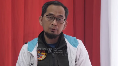 Ketika Sujud Terakhir dalam Shalat, Memang Boleh Baca Doa yang Pakai Bahasa Indonesia? Ini Reaksi Ustaz Adi Hidayat