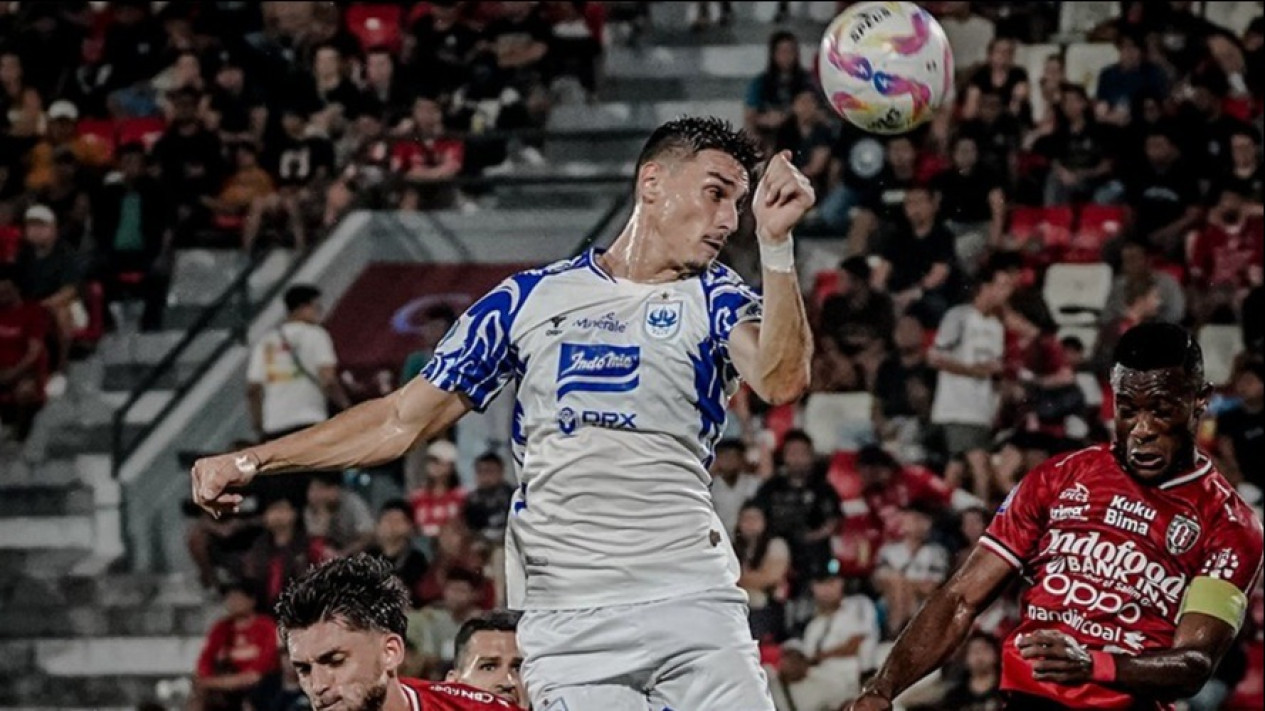 Bertahan atau Terhempas! Dua Tim Liga 1 Adu Nasib dalam Partai Hidup-Mati Sore Ini
            - galeri foto