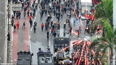 Demo Buruh di Depan Gedung DPR RI Rusuh, Polisi Amankan 13 Orang