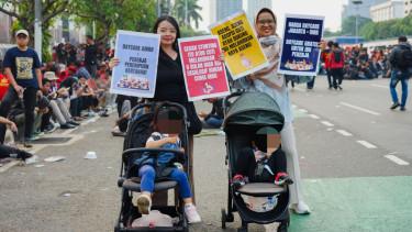 Ketika Ibu dan Balita Ikut Aksi May Day 2025, Perjuangkan Fasilitas Daycare Gratis