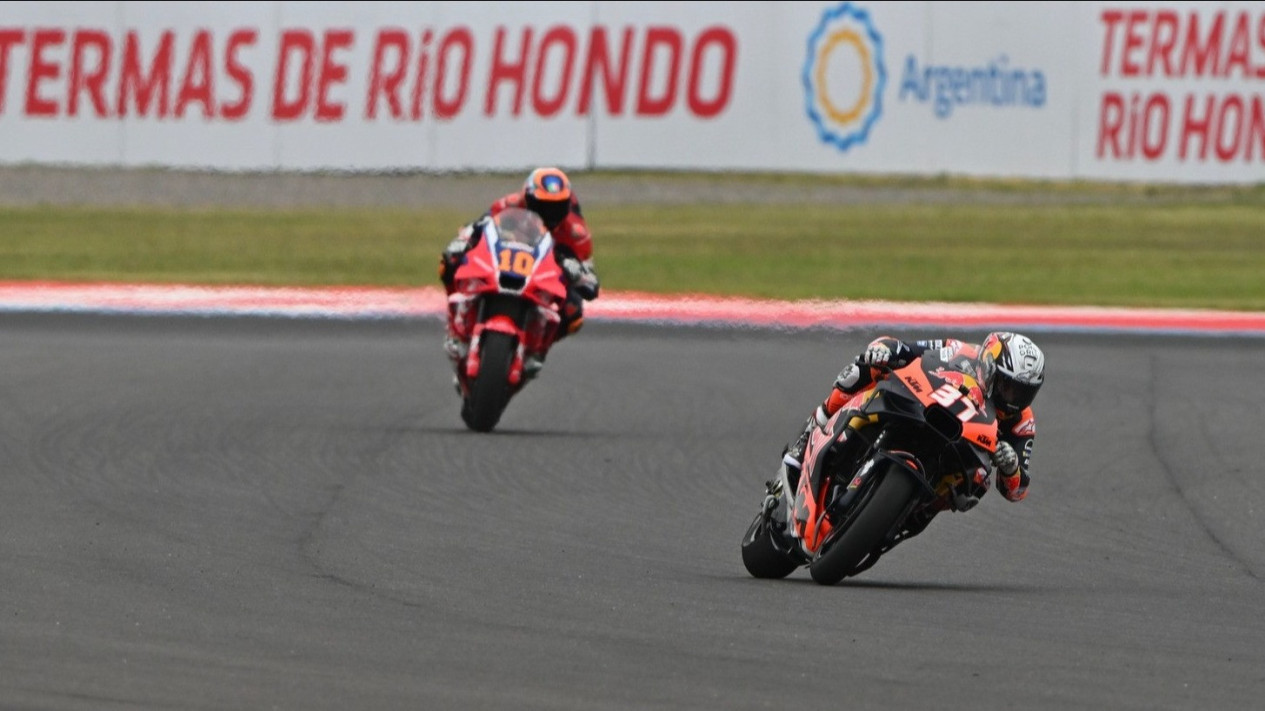 Sirkuit Jerez Kembali Memakan Korban! Setelah Pedro Acosta, Kini Rider Honda Harus Naik Meja Operasi Usai MotoGP Spanyol 2025
            - galeri foto
