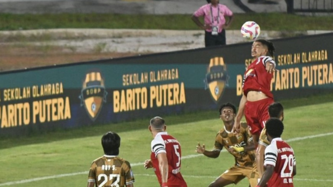 Barito Putera Jauhi Degradasi Liga 1 Indonesia, Vitor Tinoco Beberkan Kesalahan Terbesar Skuadnya saat Jamu Dewa United
            - galeri foto