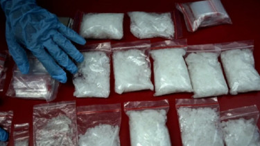 Pengedar Sabu Ditangkap di Perumahan Karawang, Polisi Sita 20 Paket Barang Bukti