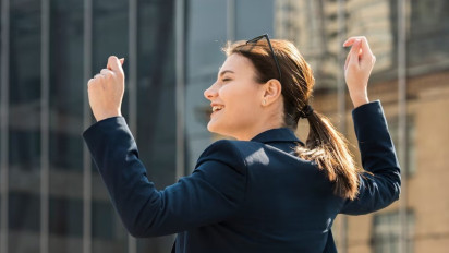 4 Weton yang Diprediksi Karier dan Keuangannya Melejit di Usia 25-30 Tahun: Rabu Pahing Siap-siap!