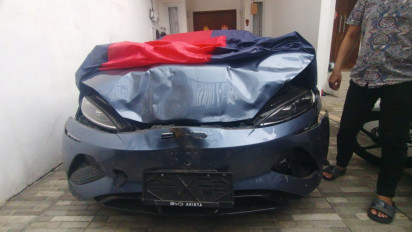 Detik-detik Mobil BYD Tabrak Lari Chevrolet Hingga Sebabkan Bayi 2 Bulan Terluka di Tol Sedyatmo Pluit
