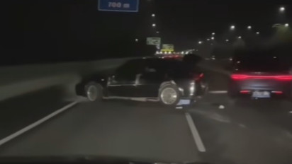 Sopir BYD Pelaku Tabrak Lari Mobil Chevrolet di Tol Bandara Soetta Serahkan Diri ke Polisi