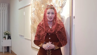 Sosok Sarifah Suraidah Istri Gubernur Kaltim Rudy Masud jadi Sorotan Warganet karena Selalu Pakai Mahkota