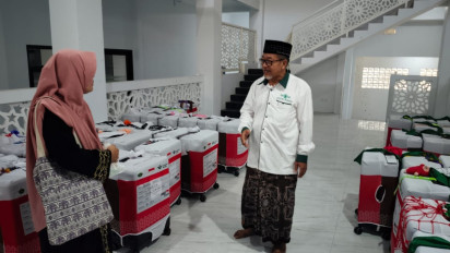 Mudahkan Pelepasan, Koper Jamaah Haji Asal Gresik Diberangkatkan Lebih Dulu ke Asrama Haji Surabaya