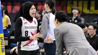 Megawati Hangestri dan pelatih Jung Kwan Jang Red Sparks, Ko Hee-jin.