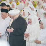 Ketika Khofifah Memohon Doa dari Cicit Syekh Abdul Qadir Al-Jailani