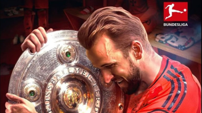 Momen Harry Kane Disiram usai Patahkan Kutukan Raja Tanpa Trofi Bersama Bayern Munich di Liga Jerman