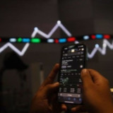 Ancaman Ojol dan Buruh Demo Lagi, IHSG Hari Ini Langsung Anjlok!