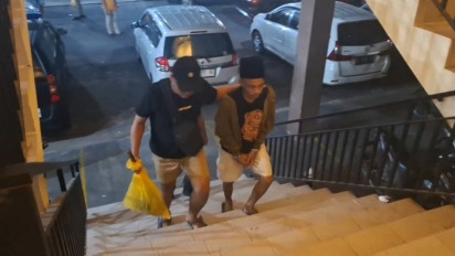 Pembacokan di Halaman RS Sampang Terekam CCTV, Korban Terkapar dan Meninggal Dunia di TKP