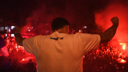 Momen Kocak Marc Klok Saat Persib Juara, Hampir Naik Woosh Hingga Adam Alis Ingatkan Rayakan dengan Bandrek