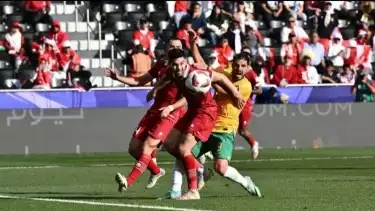 Aksi Sandy Walsh saat Timnas Indonesia vs Australia.