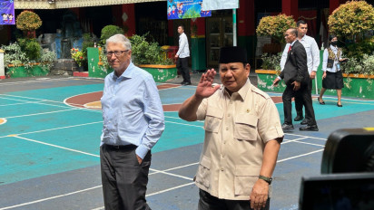 Prabowo Ajak Bill Gates Cek Makan Bergizi Gratis di SDN Jati 03 Jakarta Timur