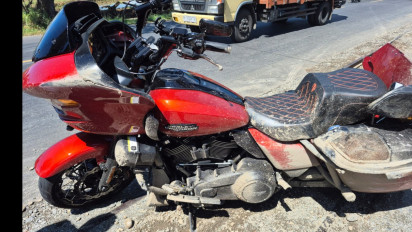 Moge Vs Mobil Pickup Adu Banteng di Jalan Raya Banjarnegara