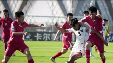 Nazriel Alvaro (nomor punggung 8) saat membela Timnas Indonesia U-17