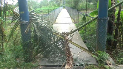 Tali Sling Putus, Jembatan Penghubung Dua Kecamatan di Lumajang Ditutup