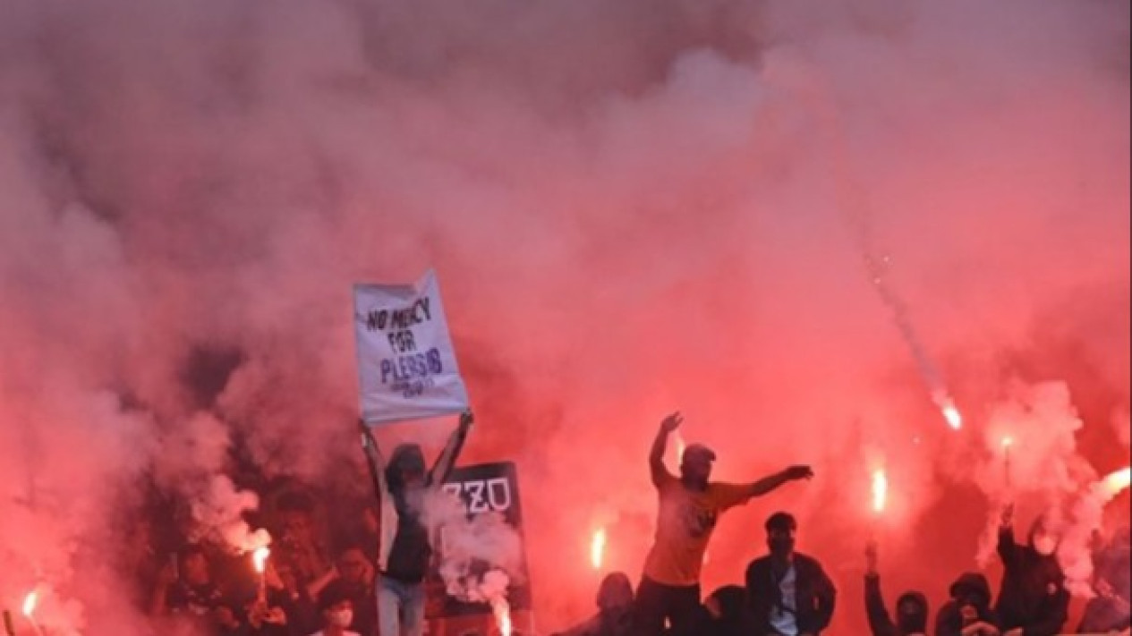 Soal Larangan Suporter Tandang ke Stadion, PT LIB Masih Lakukan Pendalaman
            - galeri foto