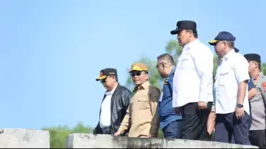 Gubernur Kalimantan Tengah (Kalteng), Agustiar Sabran, meninjau kesiapan Pelabuhan Batanjung, Kabupaten Kapuas, Kalteng.