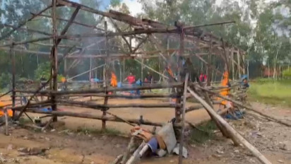 Viral, Rombongan Mobil Polisi di Sampang Dihadang Warga, Ini Faktanya