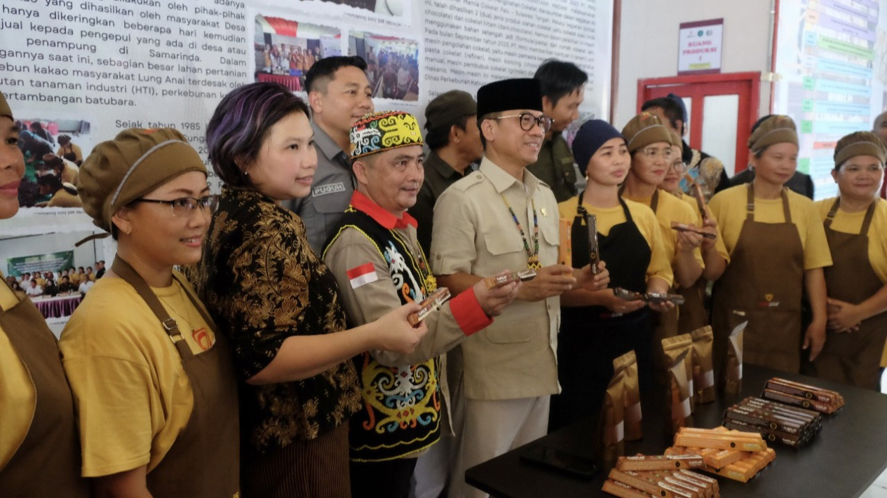 Rumah Cokelat Lung Anai Raih Penghargaan Sustainable Impact in Community Green Growth
            - galeri foto