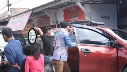 Viral Detik-detik Pengantin Pria Dibacok dan Ditodong Pistol oleh OTK Saat Keluar dari Mobil, Pesta Berakhir Mencekam