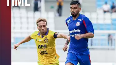 Arema FC vs Persik Kediri di Liga 1 2024-2025