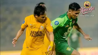 Persebaya Surabaya vs Semen Padang di Liga 1 2024-2025