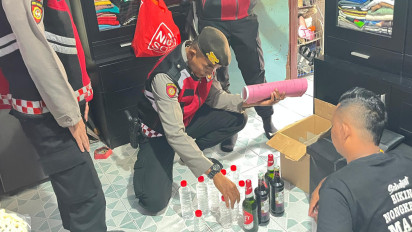Penjual Miras Ilegal Diamankan Polisi di Probolinggo