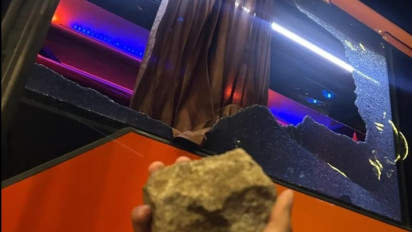 Kaca Bus Pecah hingga Beberapa Ofisial Terluka Akibat Insiden Pelemparan Batu, Persik Kediri Pilih Legowo dan Maafkan Arema FC