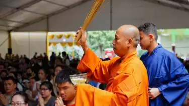 Suasana perayaan Trisuci Waisak 2569 TB/2025 di Wihara Ekayana Arama, Indonesia Buddhist Center, Jakarta, Senin, (12/05/2025)