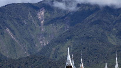 PGA Catat Tujuh Erupsi Gunung Marapi dengan Kolom Abu Tertinggi 1 Km