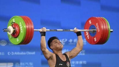 Prestasi Mentereng Rahmat Erwin Abdullah: Sabet 3 Medali Emas Sekaligus Cetak Rekor Dunia di Kejuaraan Asia Angkat Besi 2025