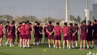 Para pemain Timnas China di sesi latihan bersama
