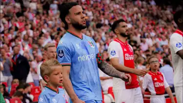 Calvin Verdonk bermain sebagai kapten di NEC Nijmegen