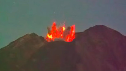 Gunung Semeru Kembali Erupsi Semburkan Kolom Abu 1000 Meter, Masyarakat Diimbau Patuhi Radius Aman