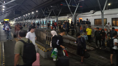 Sebanyak 212.734 Penumpang Gunakan KA Selama Libur Hari Raya Waisak di Daop 8 Surabaya