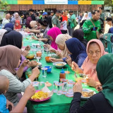 Ratusan Masyarakat Antusias Nikmati Sajian Dari Warung Makan Gratis