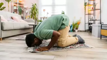 Ilustrasi sujud dalam shalat