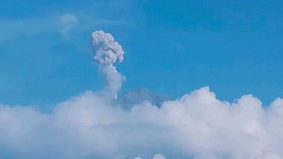 Gunung Semeru Kembali Eeupsi dengan Letusan Setinggi 700 Meter