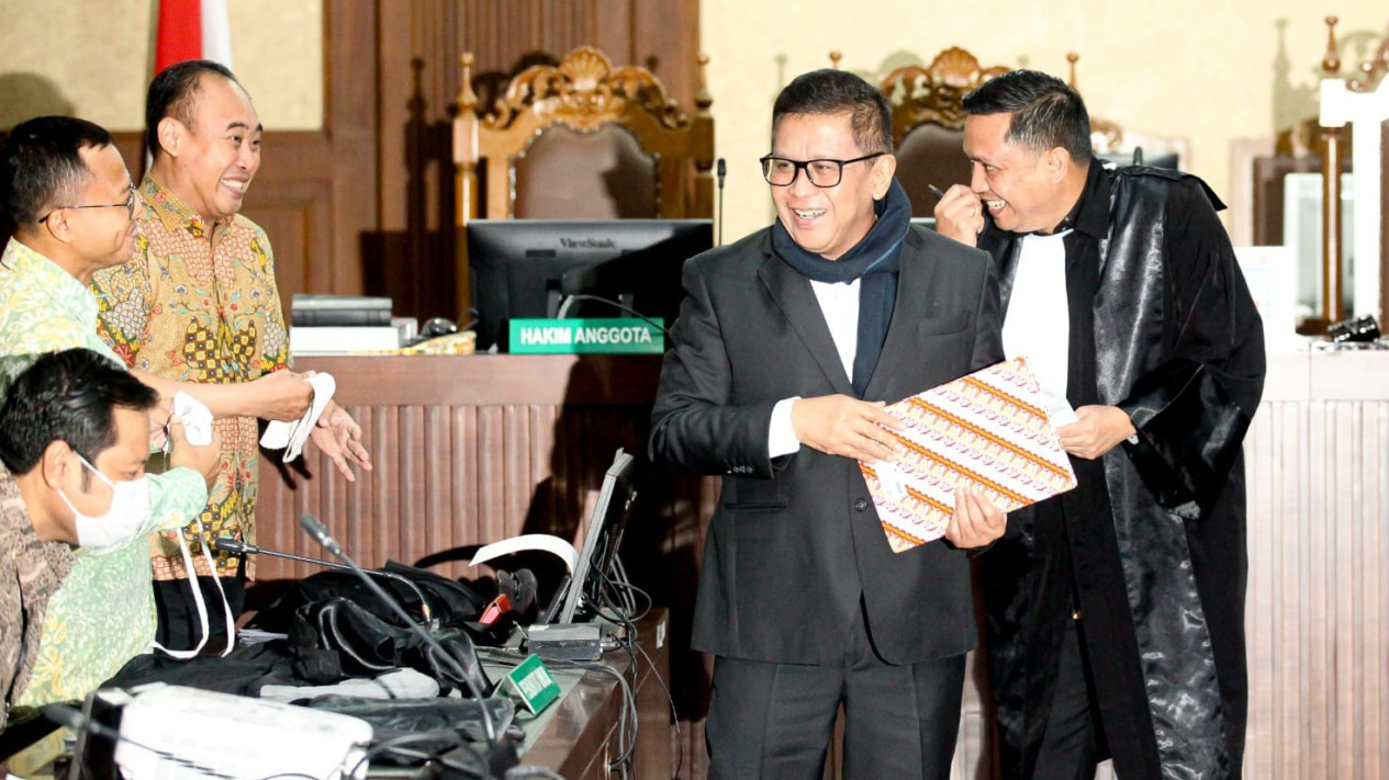 Berita Foto: Hasto Kristiyanto Hadiri Sidang Dugaan Perintangan Kasus Harun Masiku, Mantan Ketua KPU Dihadirkan Sebagai Saksi
            - galeri foto