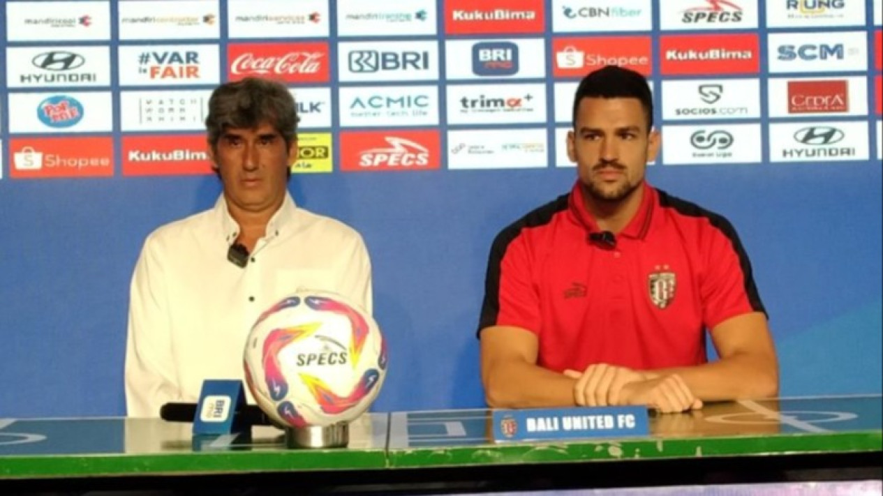 Setengah Abad Lebih Berakhir dengan Air Mata! Teco Beberkan Bali United Sudah Kantongi Pelatih Baru di Musim Depan
            - galeri foto